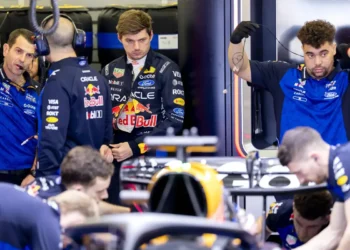 Hamilton and Verstappen unleash fiery criticism of F1 2026 regulations: a racing revolution?