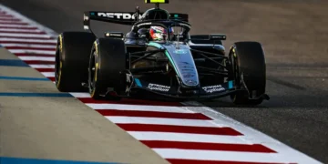 Mercedes dominates Bahrain pre-season test as Kimi Antonelli shatters records and Hamilton falters