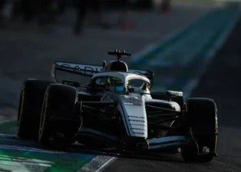 Cadillac faces fierce challenge in F1 testing: Sergio Perez and Valtteri Bottas shine under pressure