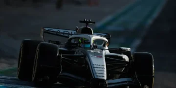 Cadillac faces fierce challenge in F1 testing: Sergio Perez and Valtteri Bottas shine under pressure