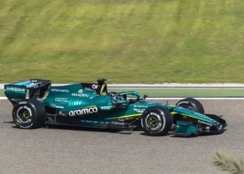 Aston Martin defies expectations with bold tyre strategy at crucial Bahrain F1 test