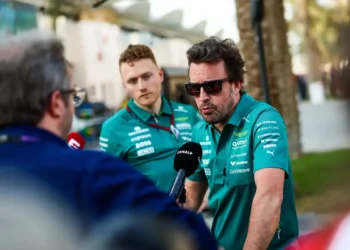 Fernando Alonso defends Adrian Newey amid Aston Martin’s testing catastrophe: confidence on the line