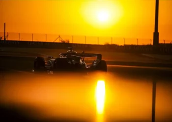 Mercedes triumphs in thrilling Bahrain pre-season test: Russell edges Piastri by a heartbeat