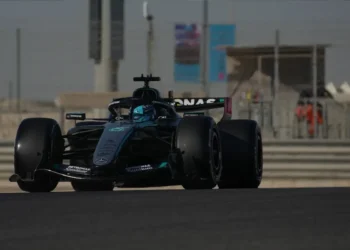 George Russell shocks F1 world with stunning fastest time on day one of Bahrain test