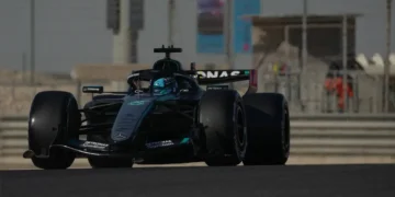 George Russell shocks F1 world with stunning fastest time on day one of Bahrain test