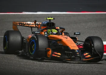 Lando Norris shatters records at Bahrain testing as Hamilton unveils revolutionary Ferrari rear wing
