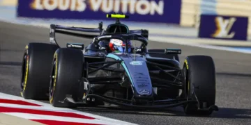Kimi Antonelli and Oscar Piastri break 1m 32s barrier as Aston Martin’s nightmare escalates