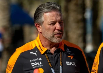 F1 power struggle: Zak Brown and Toto Wolff clash over critical technical changes before season старт