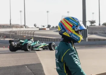 Aston Martin faces crushing despair as Alonso stranded and Newey’s nightmare begins in F1 testing