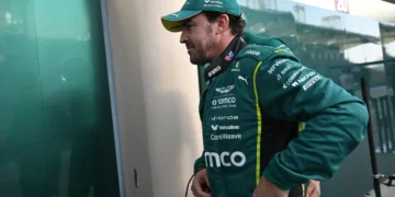 F1 boss declares Lewis Hamilton and Fernando Alonso will defy retirement rumors in dramatic showdown