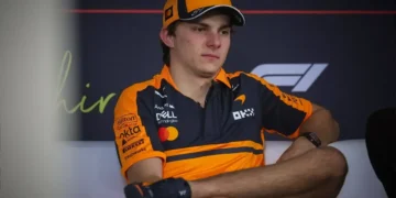 Oscar Piastri shakes up management team as Mark Webber steps back: new era begins!