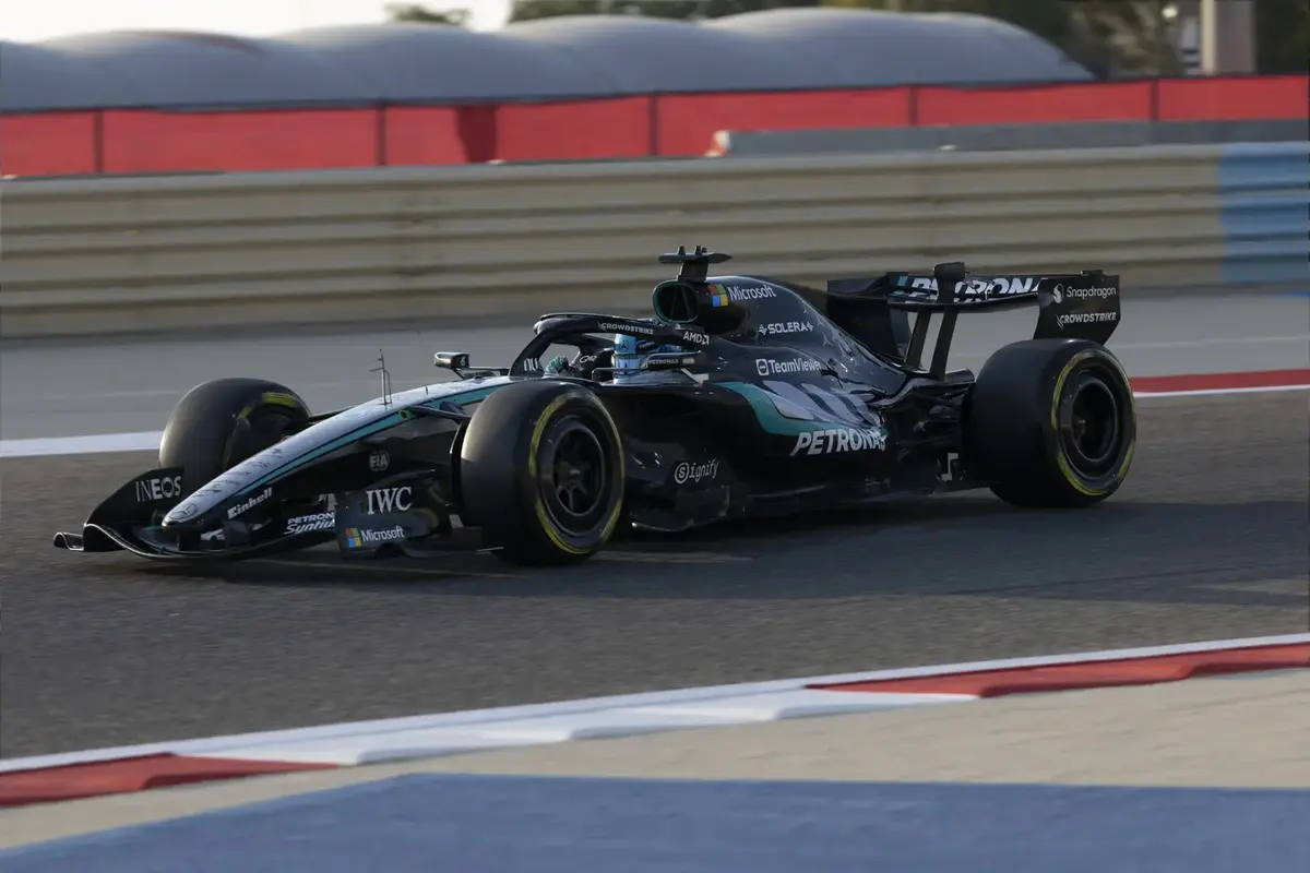 Toto Wolff explode sobre as escandalosas acusações de “Mercedes ilegais”: uma defesa feroz se desenrola.