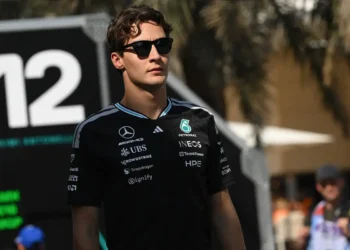 George Russell warns: Red Bull’s energy management could dominate F1 2026 season!