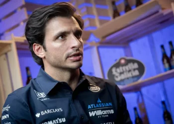 Carlos Sainz urges FIA and FOM to embrace flexibility in groundbreaking F1 rules after Bahrain testing