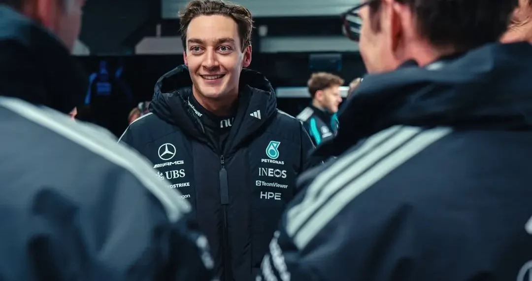 VIDEO – George Russell suffers bizarre injury during F1 testing: Mercedes monster strikes back!