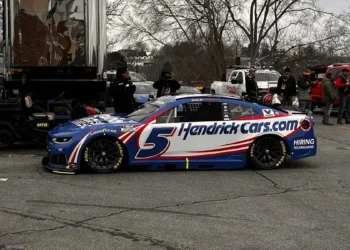 Hendrick Motorsports dominates front row at Clash: Larson and Byron poised for victory