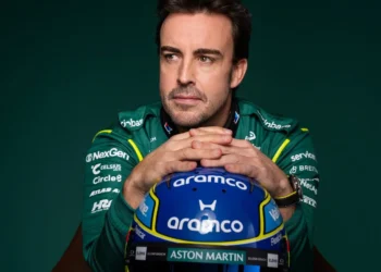 Fernando Alonso teases dramatic F1 future decision: will he stay or leave Aston Martin?
