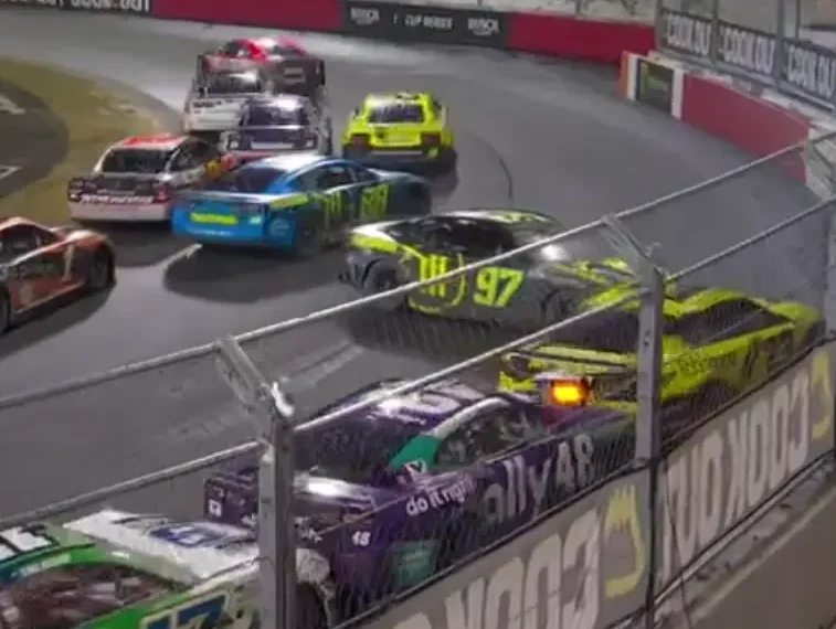 VIDEO – NASCAR Cup Clash chaos: officiating blunders spark outrage among teams and fans alike