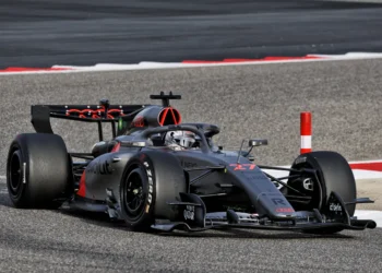 Audi’s shocking red flag disrupts Bahrain F1 test: chaos strikes as Hulkenberg’s car stalls