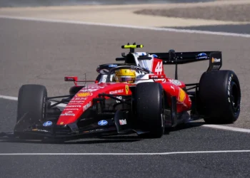 Lewis Hamilton sounds alarm on Ferrari’s testing struggles: is the team ready for battle?