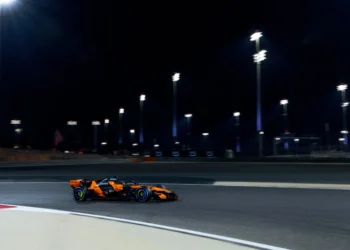 McLaren revolutionizes F1 steering wheel: the secret to mastering 2026 hybrid power dynamics