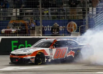 VIDEO – Sheldon Creed seizes shocking victory at NASCAR O’Reilly as Chastain and Hill collide dramatically