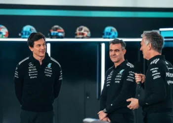 Toto Wolff praises Red Bull’s powertrain success: a thrilling showdown ahead in F1 2026!