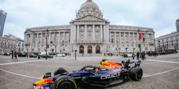 Yuki Tsunoda makes thrilling F1 comeback in iconic RB7 at San Francisco demo showdown