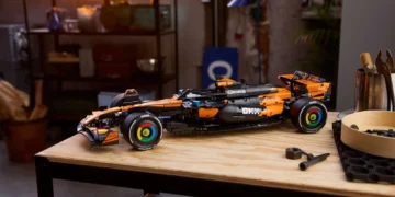 LEGO unveils iconic McLaren F1 set: a must-have for racing fans and collectors alike!