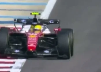 Ferrari’s radical upside-down wing revolutionizes Formula 1 aerodynamics: the game changer unveiled!