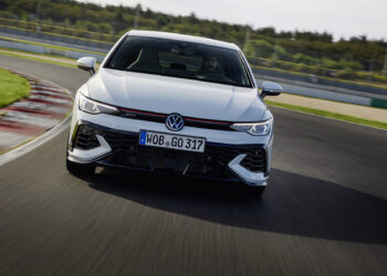 VW promete: longa vida para Golf GTI e Golf R