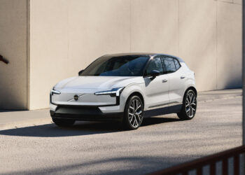 Volvo EX30 com nova versão de acesso  com 150 cv