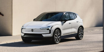 Volvo EX30 com nova versão de acesso  com 150 cv