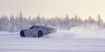 Novo Jaguar GT: protótipos em ação na neve