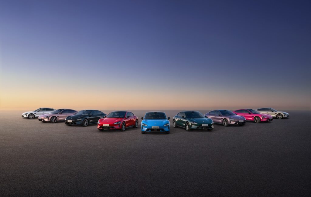 Xiaomi dispara lucros e receitas para máximos históricos e acelera aposta em carros elétricos e inteligência artificial