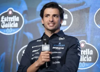 Carlos Sainz boldly predicts epic showdown: George Russell or Max Verstappen for 2026 title!