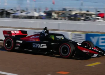 Mick Schumacher makes thrilling IndyCar debut: the return to his racing passion ignites hope