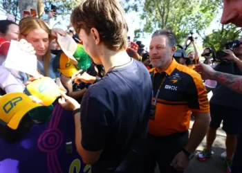 Oscar Piastri defends Zak Brown amid ‘villain’ controversy ahead of Australian Grand Prix