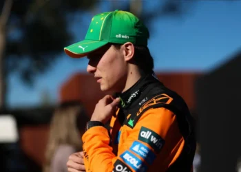 Oscar Piastri defends Zak Brown amid fierce McLaren favoritism claims in 2025 title battle