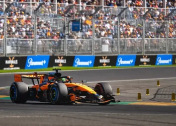 Oscar Piastri steals the spotlight at Australian GP: McLaren and rivals battle for dominance