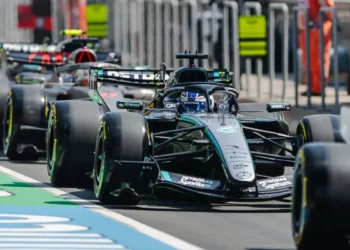 George Russell dominates Chinese Grand Prix sprint qualifying: a stunning pole position ahead of Antonelli