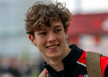 Oliver Bearman celebrates remarkable fifth place at Chinese Grand Prix: a thrilling comeback story
