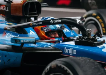 Carlos Sainz secures vital points at Chinese Grand Prix: a dramatic comeback for Williams