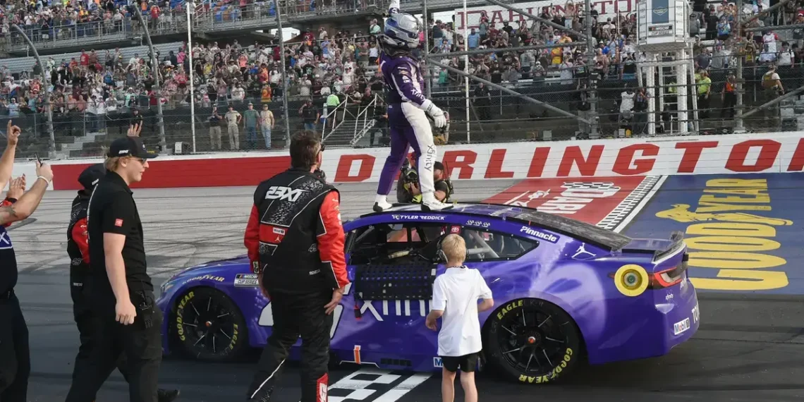 Tyler Reddick triumphs at Goodyear 400 in Darlington: an extraordinary fourth win of 2026
