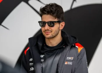 Esteban Ocon confronts online hate after Franco Colapinto clash: a call for respect