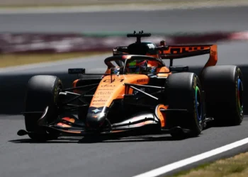 Oscar Piastri and George Russell dominate free practice at F1 Japanese Grand Prix