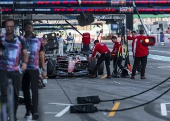 Hamilton’s shocking radio outburst reveals struggle: ‚I’m slow because I lack confidence