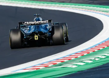 George Russell eyes fierce battle at Suzuka: can Mercedes outpace stunning McLaren?