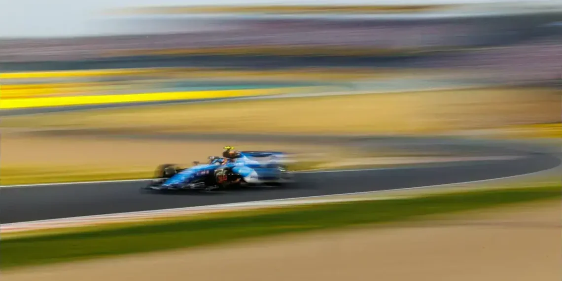 Carlos Sainz warns FIA: unprecedented speed differences endanger F1 drivers’ lives