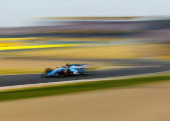 Carlos Sainz warns FIA: unprecedented speed differences endanger F1 drivers’ lives